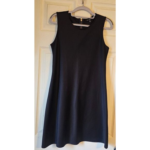 Nic and Nash Sz Med Classy Little Black Dress with elegant gold zipper in back - Picture 1 of 8